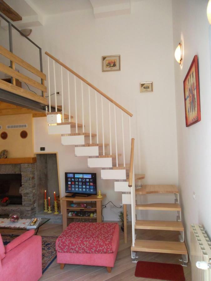 Vesna Loft In Luino Apartment Bagian luar foto