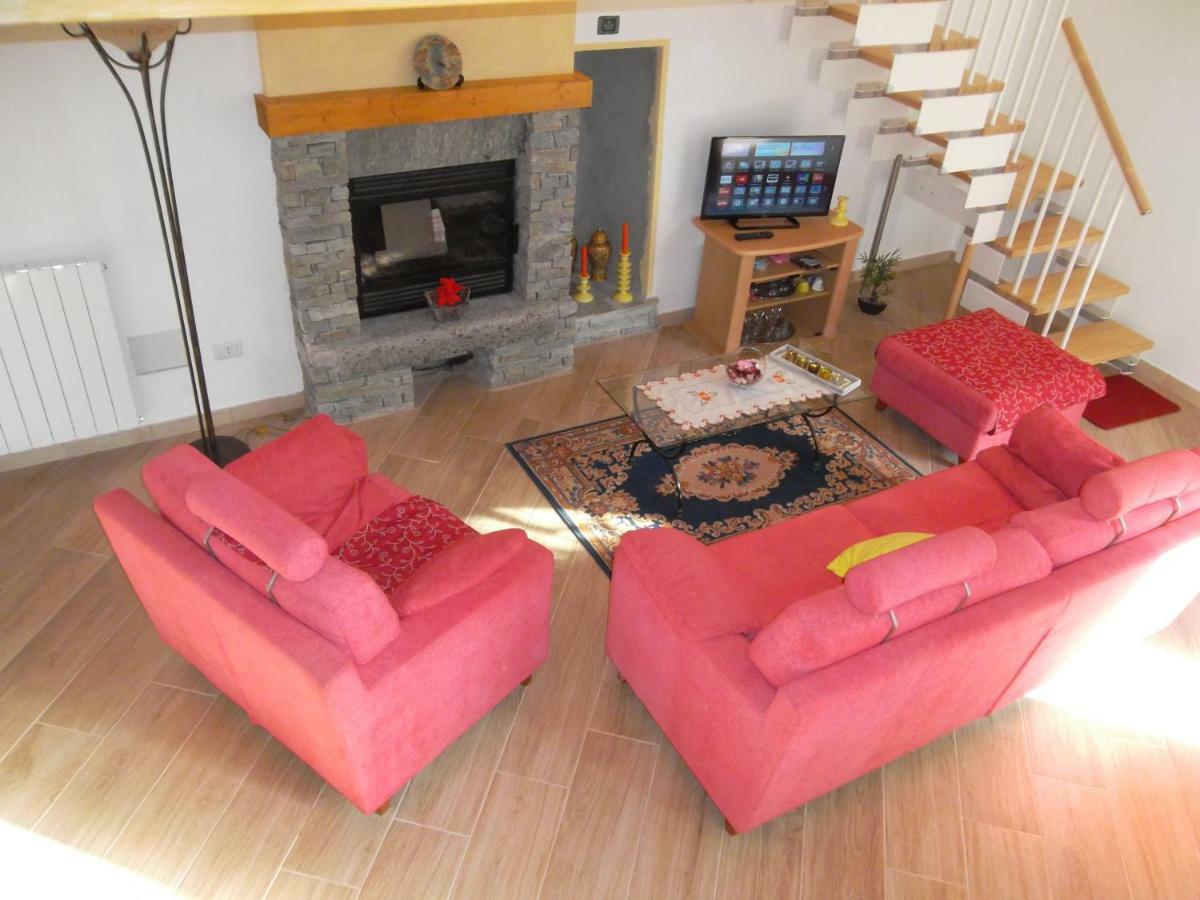 Vesna Loft In Luino Apartment Bagian luar foto